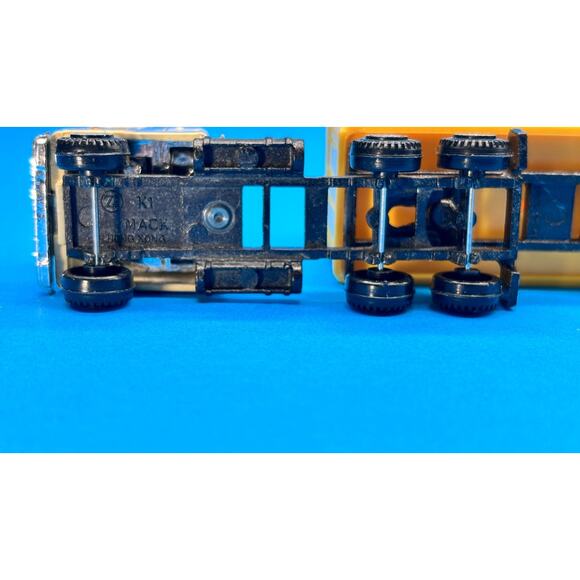 Vintage PENNZOIL MACk Semi-Truck Tractor & Trailer HO Scale Cabover yellow - Picture 5 of 16